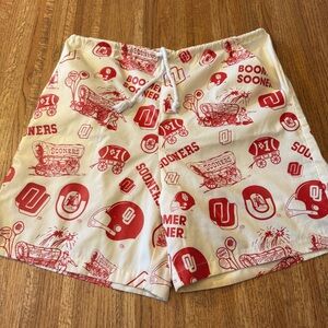 OKLAHOMA SOONERS women’s lightweight, drawstring fan shorts, size large